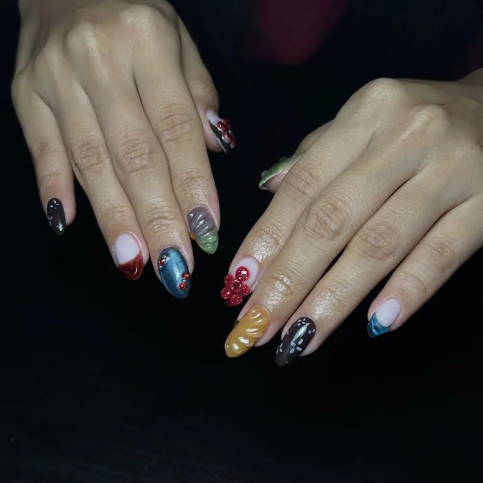 A Merdeka set in red, blue, white and yellow with a raised 3D Rafflesia flower